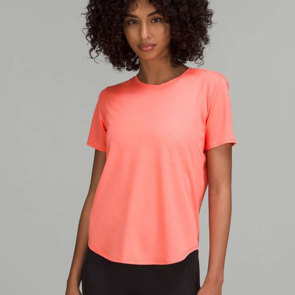 EUC lululemon raspberry cream high neck running and training top tshirt size 6